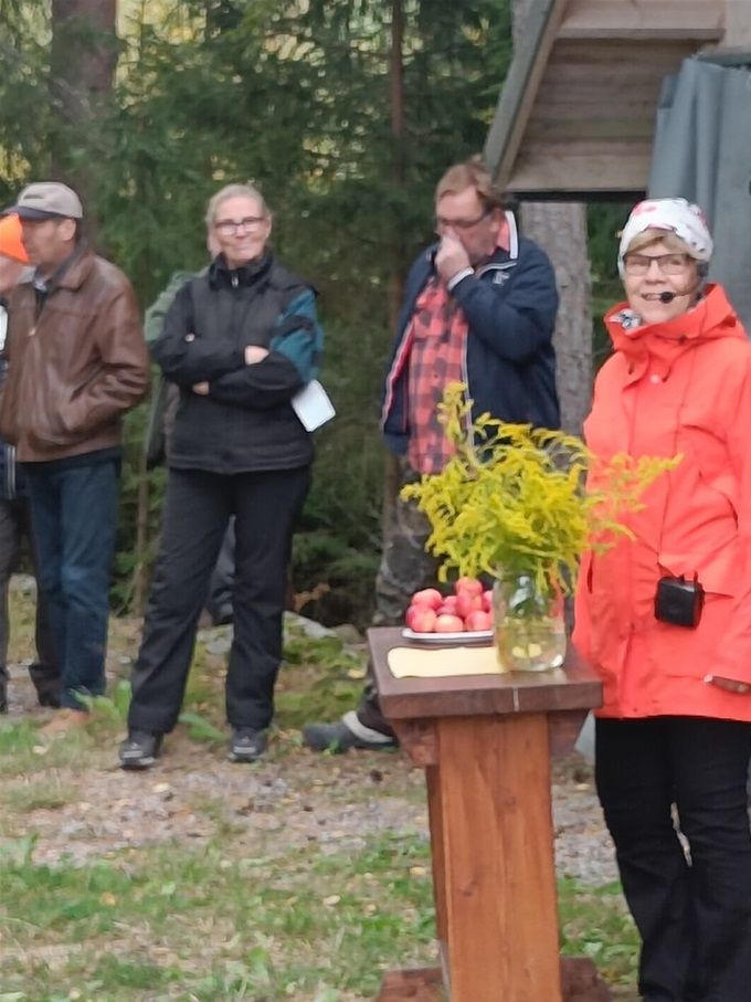 Puheenjohtaja avasi tilaisuuden.